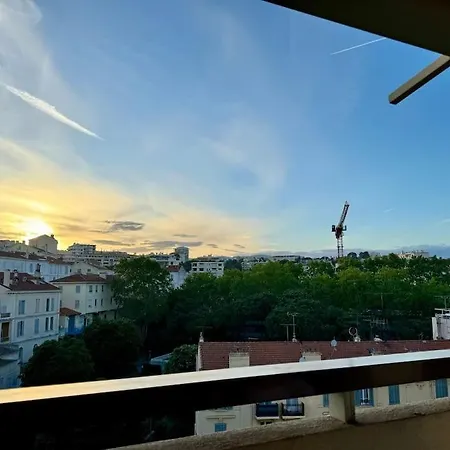 Superbe Avec Terrasse, 5 Minutes Croisette Cannes