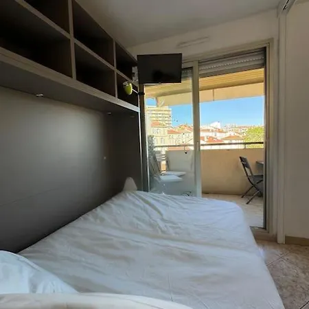 Apartment Superbe Avec Terrasse, 5 Minutes Croisette Cannes