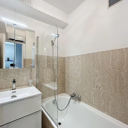 T2 Avec Terrasse, Gare & Croisette A Pied *