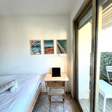 T2 Avec Terrasse, Gare & Croisette A Pied Apartment *