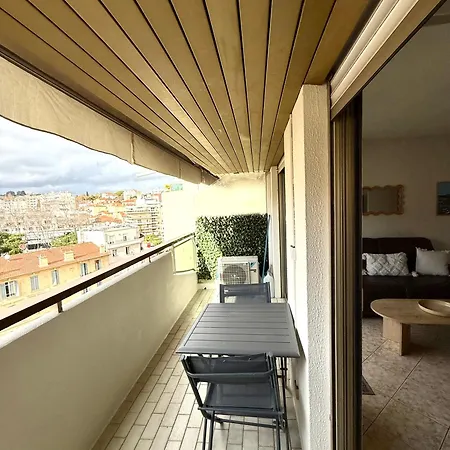 T2 Avec Terrasse, Gare Cannes&croisette à Pied