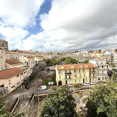 Apartment T2 Avec Terrasse, Gare & Croisette A Pied *